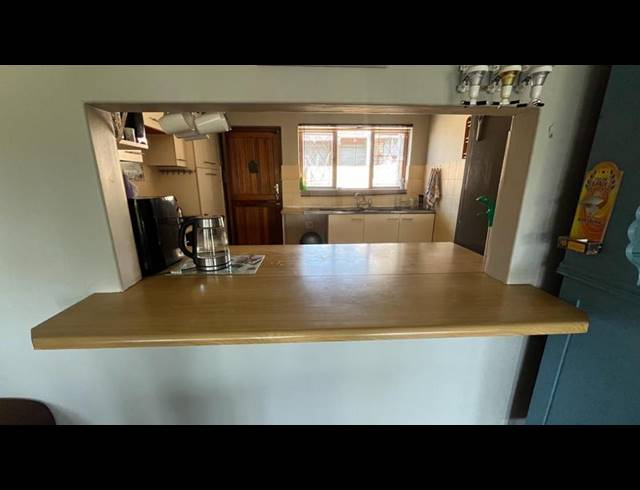 2 BEDROOM TOWNHOUSE FOR SALE IN BISLEY